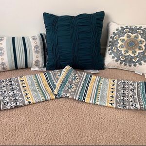 NWT Madison Park Delta Decorative Bed Pillows